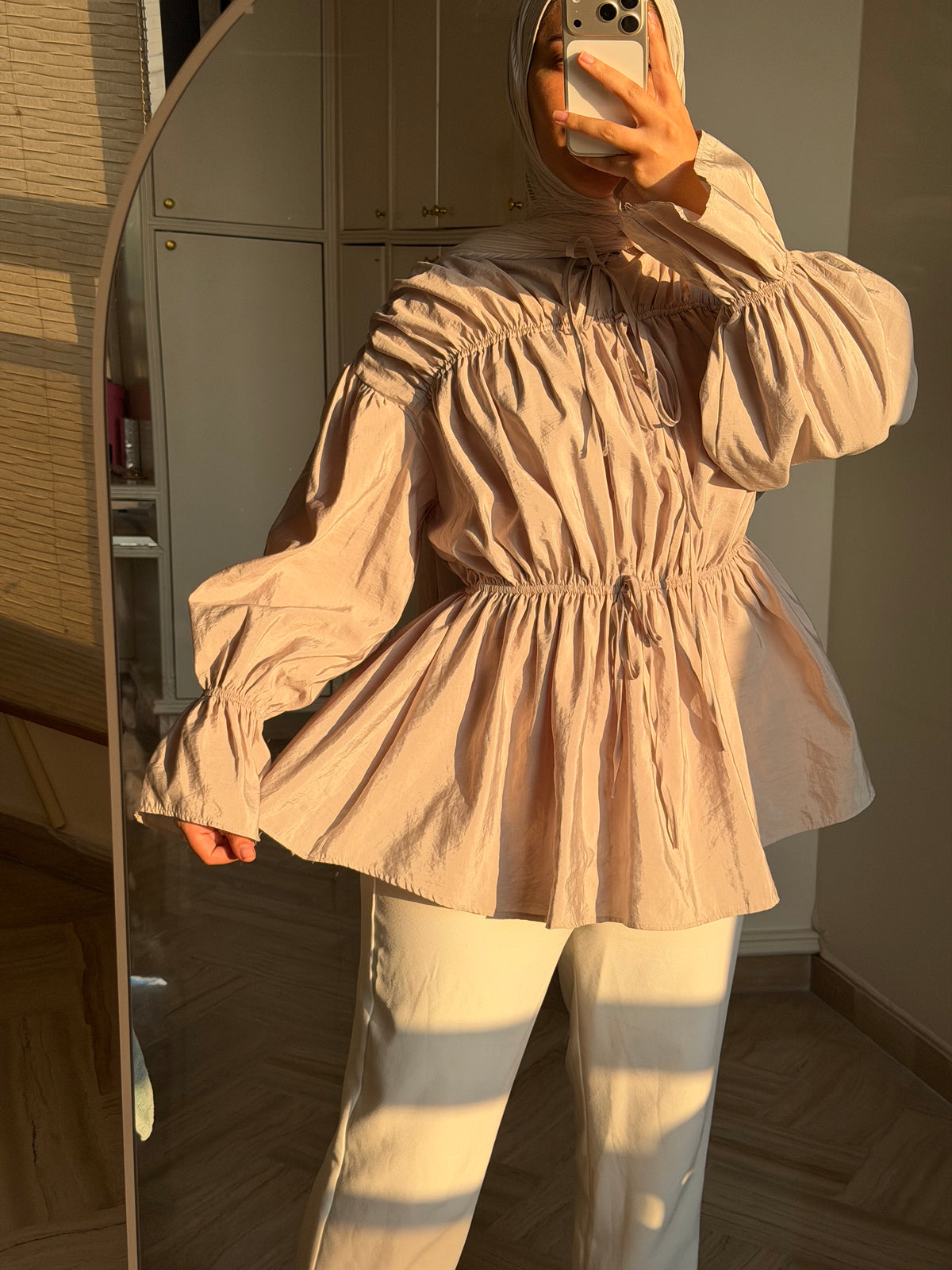 Ruffled beige popplin